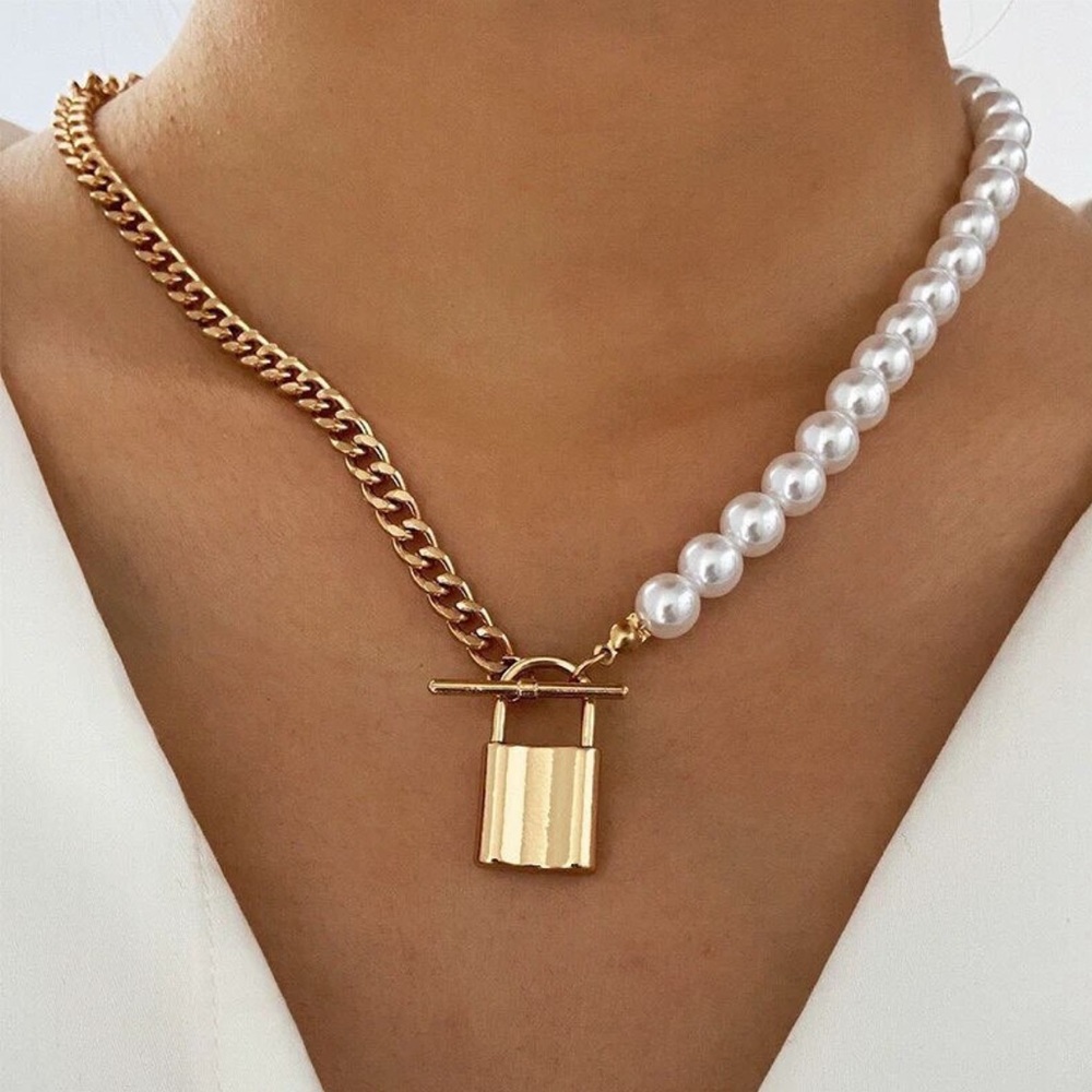🔥 NEW Pearl Lock Chain Necklace 🔥